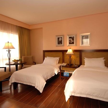 Planta Centro Bacolod Hotel & Residences Buitenkant foto
