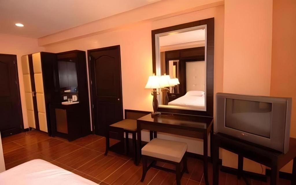Planta Centro Bacolod Hotel & Residences Buitenkant foto
