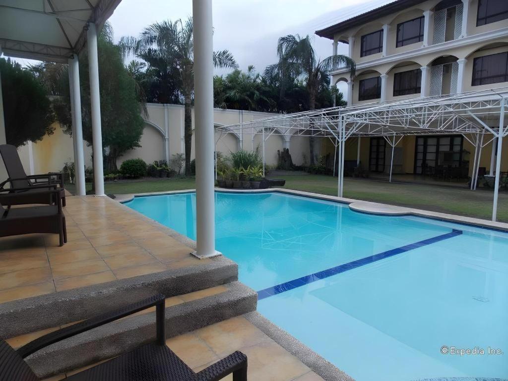 Planta Centro Bacolod Hotel & Residences Buitenkant foto
