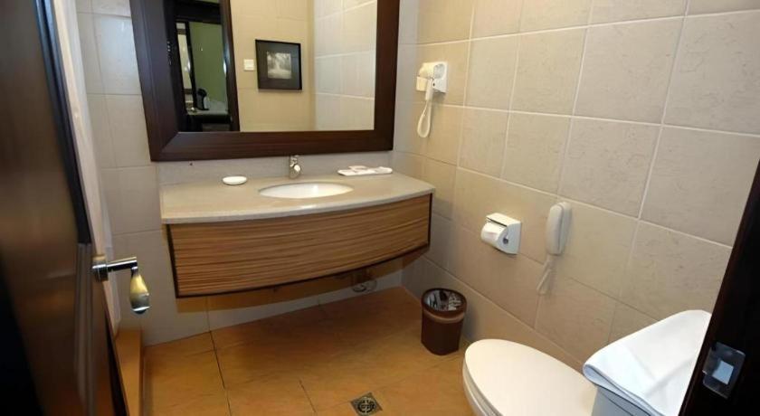 Planta Centro Bacolod Hotel & Residences Buitenkant foto