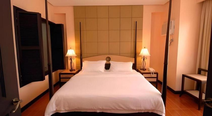 Planta Centro Bacolod Hotel & Residences Buitenkant foto