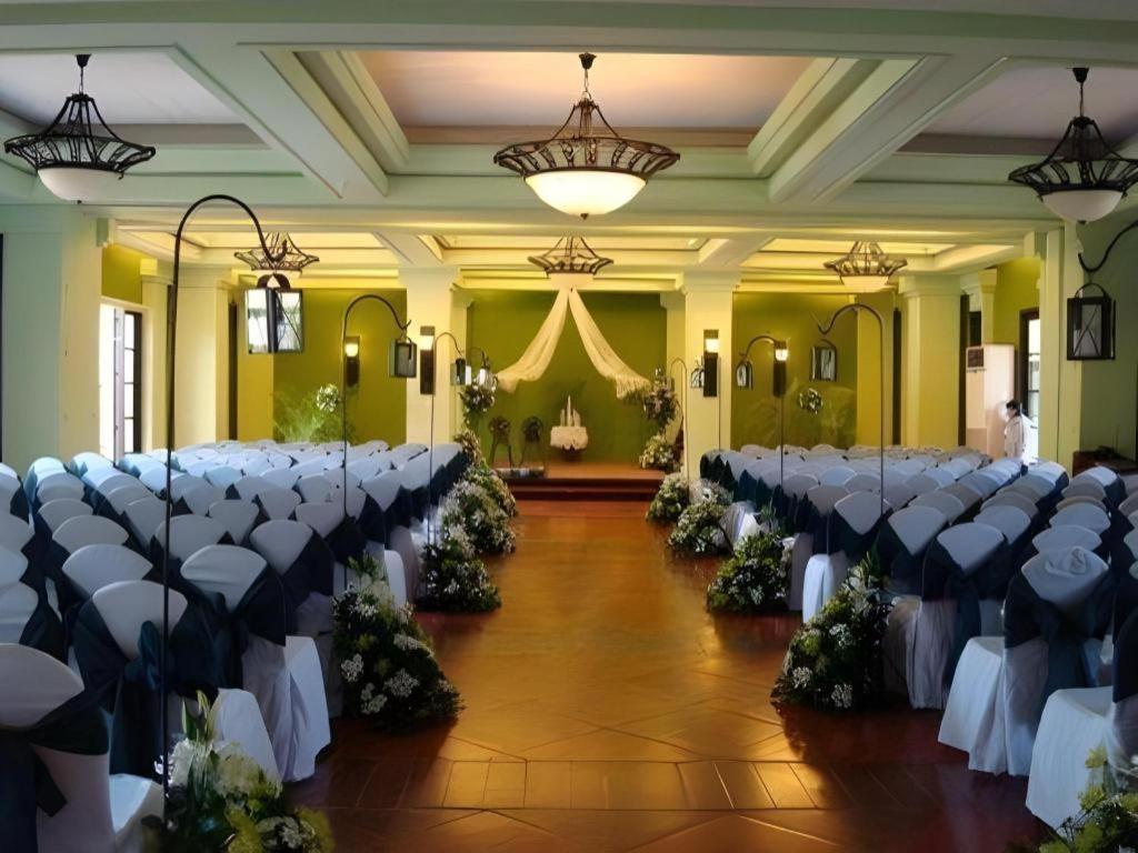 Planta Centro Bacolod Hotel & Residences Buitenkant foto