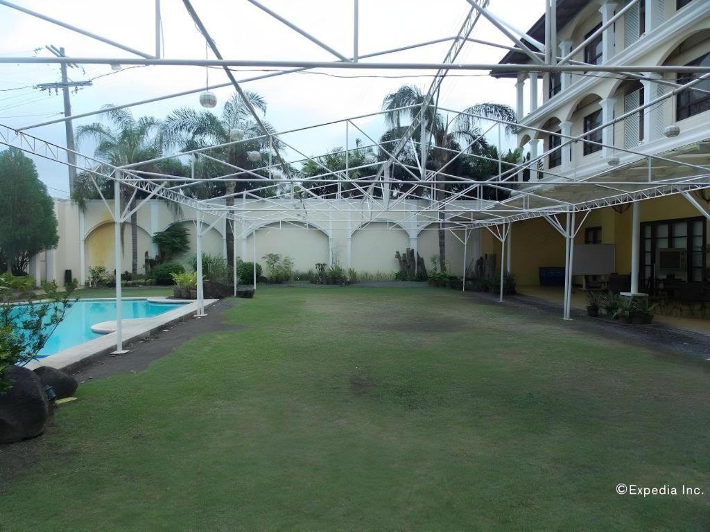 Planta Centro Bacolod Hotel & Residences Buitenkant foto